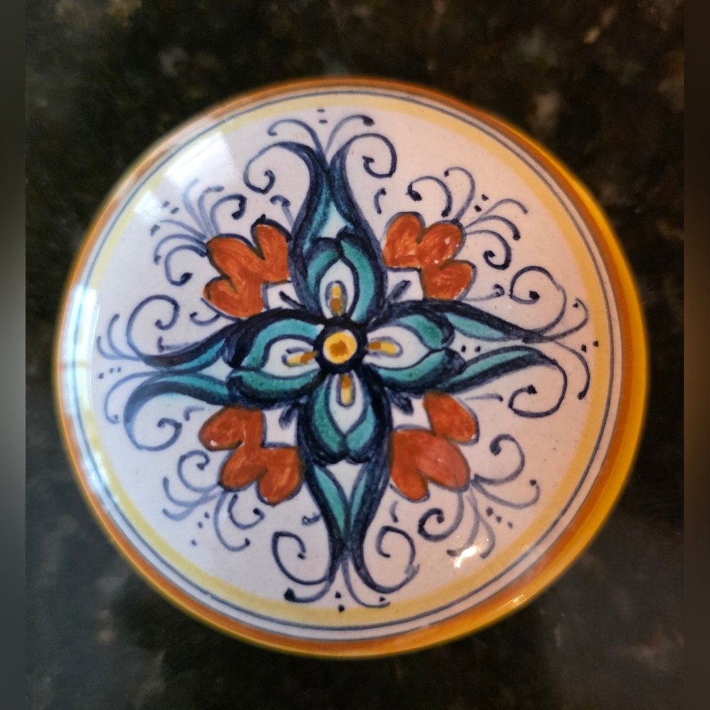 Vintage Italian Pottery Deruta Hand Made Covered 3"×2" Petite Trinket Box